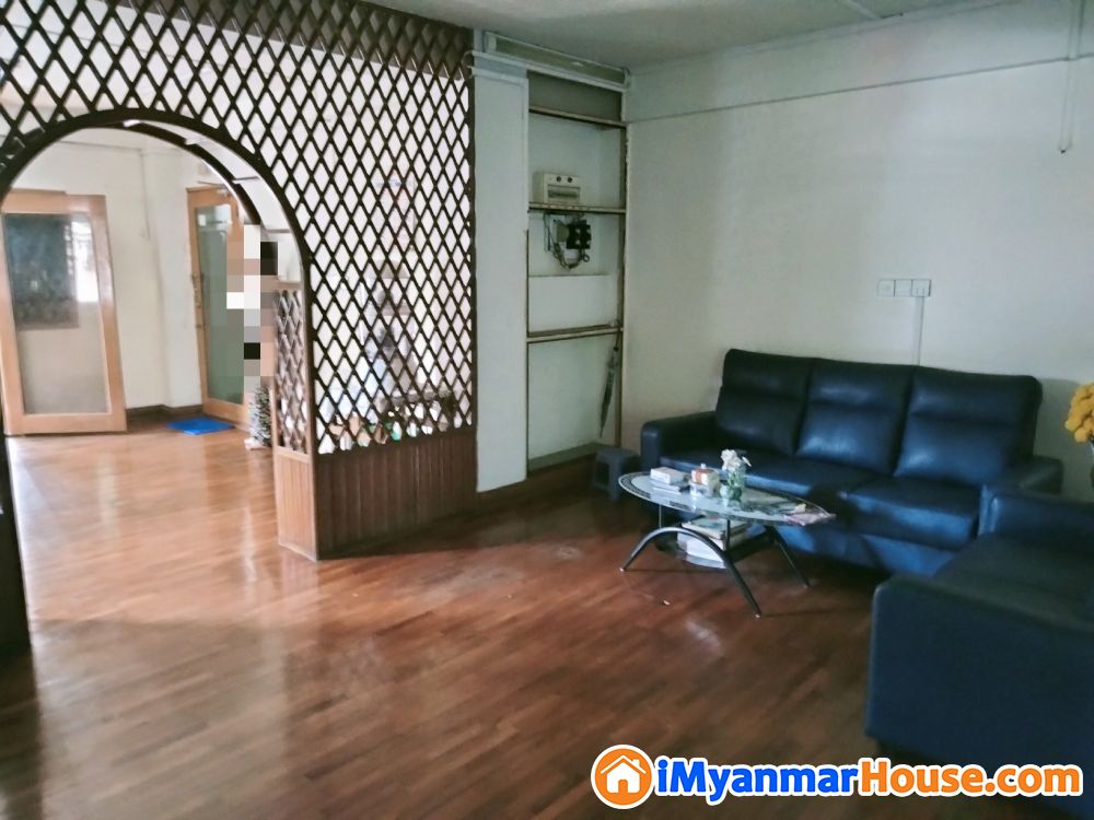 ပထပ် ထောင့်ခန်း 20x80ပေ မိုးကောင်းလမ်းမကြီးပေါ်အမြန်ရောင်းမည် - ရောင်းရန် - ရန်ကင်း (Yankin) - ရန်ကုန်တိုင်းဒေသကြီး (Yangon Region) - 2,100 သိန်း (ကျပ်) - S-11252880 | iMyanmarHouse.com