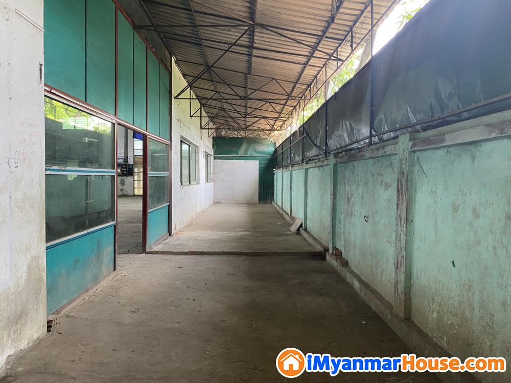 စီးပွားရေးလုပ်ချင်သူများအတွက် ရွှေပေါက်ကံစက်မှုဇုန်ရှိ ဆောက်လုပ်ပြီးဂိုဒေါင်ကို ပိုင်ရှင်ကိုယ်တိုင်ရောင်းပေးမည်။ - ရောင်းရန် - မြောက်ဥက္ကလာပ (North Okkalapa) - ရန်ကုန်တိုင်းဒေသကြီး (Yangon Region) - 7,500 သိန်း (ကျပ်) - S-11377057 | iMyanmarHouse.com