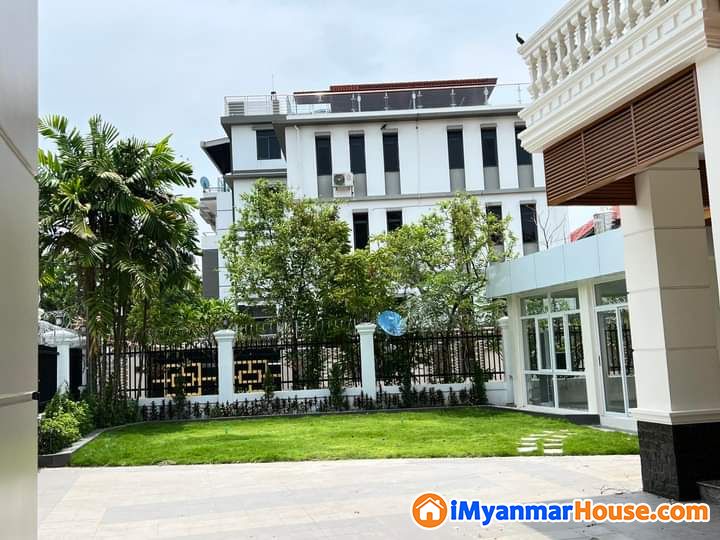 လိူင်မြို့နယ် ဘုရင့်နောင်လမ်းမပေါ် အိမ်ရာဝင်းအတွင်းရှိ အဆင့်မြင့် ပြင်ဆင်ပြီး လုံးချင်း 2RC ရောင်းမည် - ရောင်းရန် - လှိုင် (Hlaing) - ရန်ကုန်တိုင်းဒေသကြီး (Yangon Region) - 18,500 သိန်း (ကျပ်) - S-11414539 | iMyanmarHouse.com