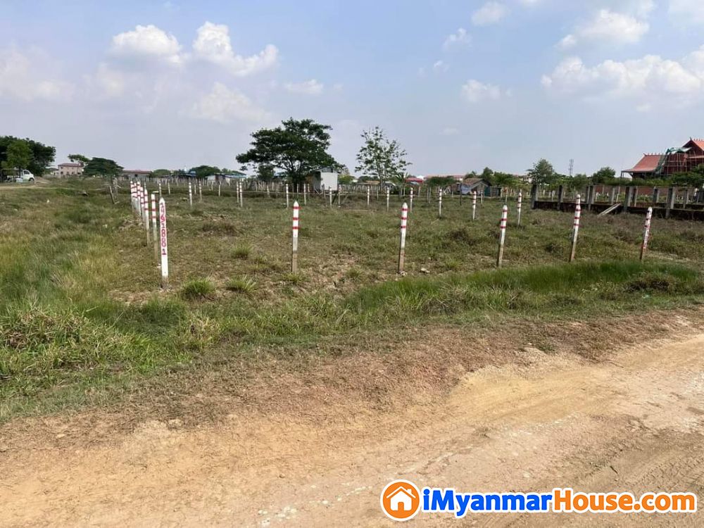 လမ်းကျယ်​ပေါ်​ဒေါင့်ကွက်အ​ရောင်း - ရောင်းရန် - ဒဂုံမြို့သစ် တောင်ပိုင်း (Dagon Myothit (South)) - ရန်ကုန်တိုင်းဒေသကြီး (Yangon Region) - 850 သိန်း (ကျပ်) - S-11426133 | iMyanmarHouse.com