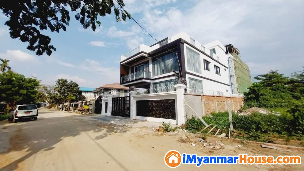 မြောက်ဒဂုံမြို့နယ် ဘုရင့်နောင်လမ်းအနီး 2.5Rcတိုက်သစ်နေရာကောင်းရောင်းမည် - ရောင်းရန် - ဒဂုံမြို့သစ် မြောက်ပိုင်း (Dagon Myothit (North)) - ရန်ကုန်တိုင်းဒေသကြီး (Yangon Region) - 8,300 သိန်း (ကျပ်) - S-11426335 | iMyanmarHouse.com