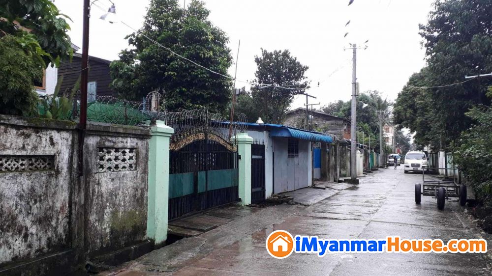 ဘုရင့်နောင်လမ်းမတန်းအနီး လုံးချင်းအိမ်နှင့်ခြံရောင်းမည် - ရောင်းရန် - အင်းစိန် (Insein) - ရန်ကုန်တိုင်းဒေသကြီး (Yangon Region) - 2,700 သိန်း (ကျပ်) - S-11816707 | iMyanmarHouse.com