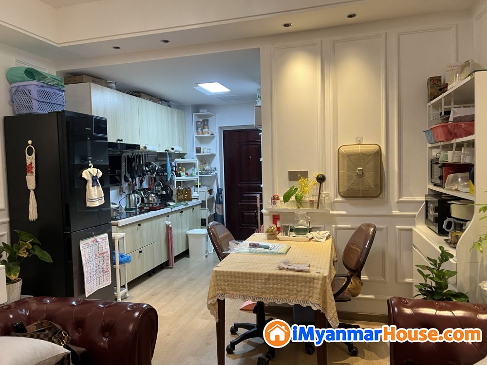 လူကြိုက်များပြီး ဆိတ်ငြိမ်တဲ့ ပတ်ဝန်းကျင်နဲ့ မင်းရဲကျော်စွာလမ်းမပေါ်ရှိ Luxury ကွန်ဒို Brilliance Mansion Condominium ရှိ Studio room type အခန်း ပိုင်ရှင်ကိုယ်တိုင်ရောင်းမည် 🔸 - ရောင်းရန် - လမ်းမတော် (Lanmadaw) - ရန်ကုန်တိုင်းဒေသကြီး (Yangon Region) - 3,600 သိန်း (ကျပ်) - S-11866759 | iMyanmarHouse.com