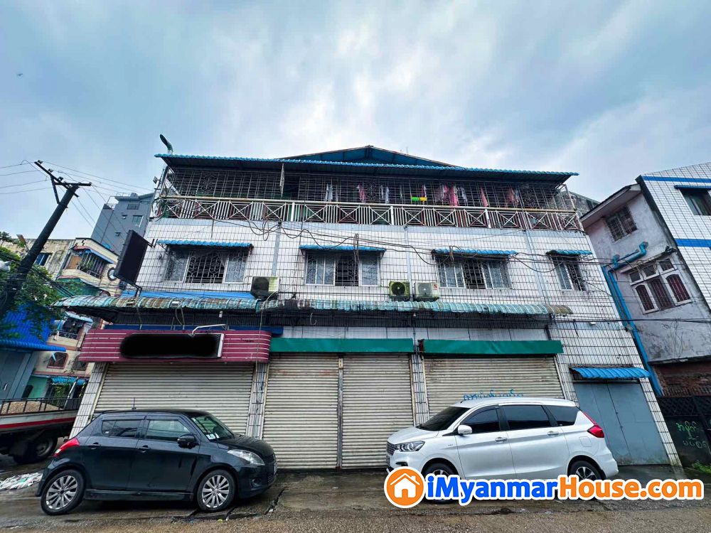 ဘုရင့်​နောင်ပွဲရုံ မျက်နှာချင်းဆိုင် မှာရှိတဲ့ 3 ထပ်တိုက် လုံးခြင်းအိမ်လေးဈေးတန်တန်လေးနှင့်ပိုင်ရှင်ကိုယ်တိုင်အမြန်ရောင်းမည် ❗️❗️ - ရောင်းရန် - မရမ်းကုန်း (Mayangone) - ရန်ကုန်တိုင်းဒေသကြီး (Yangon Region) - 29,000 သိန်း (ကျပ်) - S-12032597 | iMyanmarHouse.com