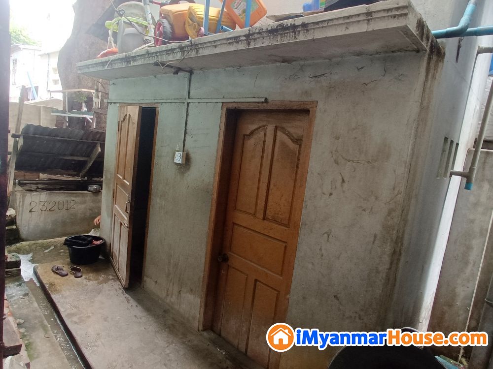 91 စိန်ပန်းလမ်းမကြီး ဂွမ်းရုံဈေးအနီး RC 3ထပ်ခွဲအရောင်း - ရောင်းရန် - မဟာအောင်မြေ (Mahar Aung Myay) - မန္တလေးတိုင်းဒေသကြီး (Mandalay Region) - 5,300 သိန်း (ကျပ်) - S-12059470 | iMyanmarHouse.com