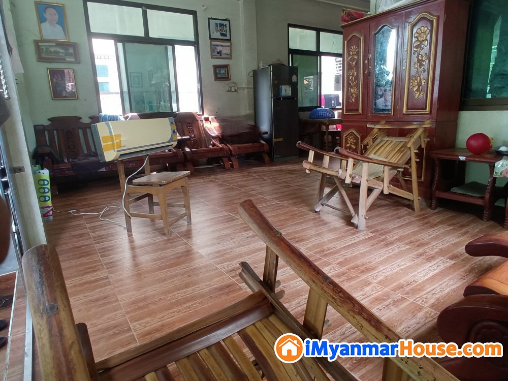 91 စိန်ပန်းလမ်းမကြီး ဂွမ်းရုံဈေးအနီး RC 3ထပ်ခွဲအရောင်း - ရောင်းရန် - မဟာအောင်မြေ (Mahar Aung Myay) - မန္တလေးတိုင်းဒေသကြီး (Mandalay Region) - 5,300 သိန်း (ကျပ်) - S-12059470 | iMyanmarHouse.com
