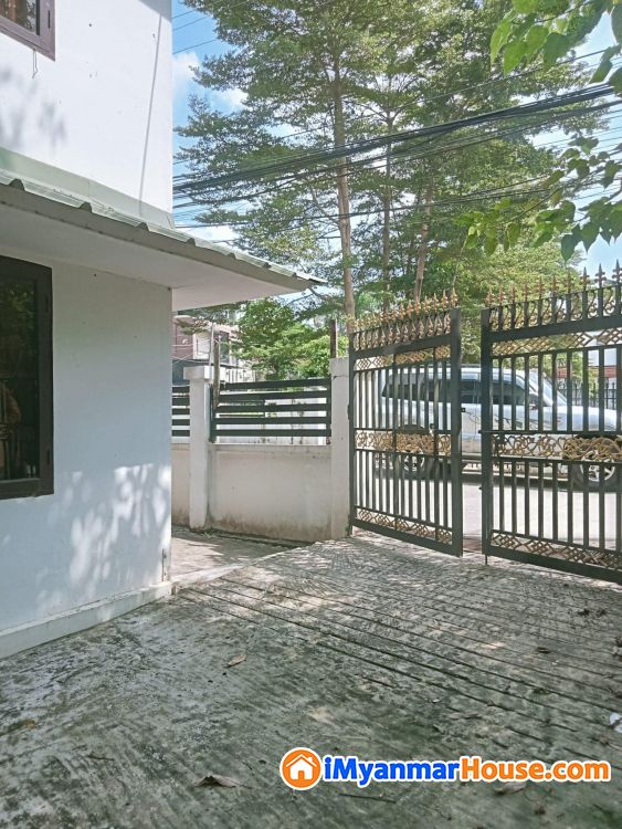 9 Mile,ဝိဇ္ဇာလမ်း လုံးချင်းအိမ် အရောင်း။ For Sale မရမ်းကုန်း