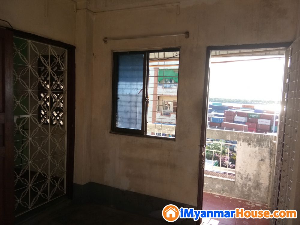 အလုံမြို့နယ် (12 1/2×55)ပေ အကျယ်အ၀န်းရှိ လေ၀င်လေထွက်ကောင်းသော 7 လွာ တိုက်ခန်း - ရောင်းရန် - အလုံ (Ahlone) - ရန်ကုန်တိုင်းဒေသကြီး (Yangon Region) - 290 သိန်း (ကျပ်) - S-10050836 | iMyanmarHouse.com