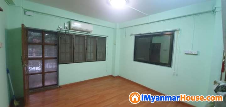 နေရာကောင်းတိုက်ခန်းကျယ်အရောင်း - For Sale - လှိုင် (Hlaing) - ရန်ကုန်တိုင်းဒေသကြီး (Yangon Region) - 800 Lakh (Kyats) - S-9849104 | iMyanmarHouse.com