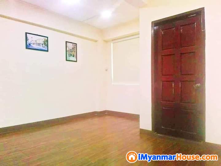 တောင်ဥက္ကလာပမြို့နယ် အရောင်း
Mini Condo/ မိဂသီလမ်း
သိန်း 1100 (ညှိနှိုင်း) - For Sale - တောင်ဥက္ကလာပ (South Okkalapa) - ရန်ကုန်တိုင်းဒေသကြီး (Yangon Region) - 1,100 Lakh (Kyats) - S-9678482 | iMyanmarHouse.com