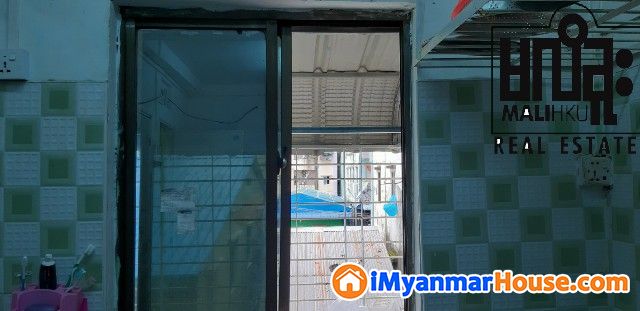 သင်္ဃန်းကျွန်း ၊ ငမိုးရိပ်လမ်းသွယ်ရှိရောင်းရန်ရှိသောတိုက်ခန်း - ရောင်းရန် - သင်္ဃန်းကျွန်း (Thingangyun) - ရန်ကုန်တိုင်းဒေသကြီး (Yangon Region) - 320 သိန်း (ကျပ်) - S-9610105 | iMyanmarHouse.com