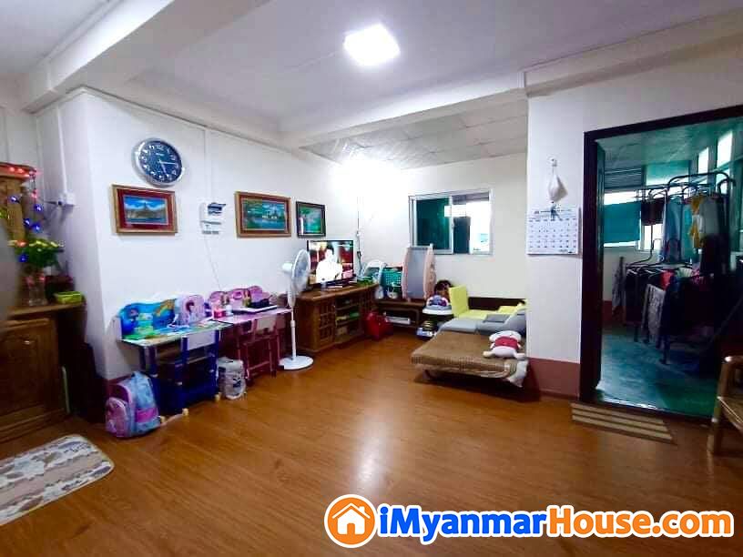 လှ်ိုင်မြို့နယ် သီရိမြိုင်အခန်းကျယ် ရောင်းရန်ရှိသည် - ရောင်းရန် - လှိုင် (Hlaing) - ရန်ကုန်တိုင်းဒေသကြီး (Yangon Region) - 530 သိန်း (ကျပ်) - S-10330049 | iMyanmarHouse.com