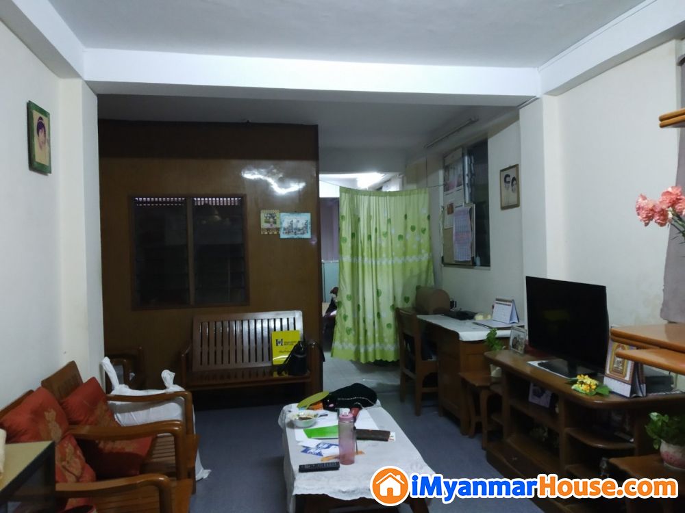 တာေမြ က်ားကြက္သစ္ လမ္းမႀကီးအနီး 5 လႊာ တိုက္ခန္း က်ယ္ ေရာင္းမည္။ - ရောင်းရန် - တာမွေ (Tamwe) - ရန်ကုန်တိုင်းဒေသကြီး (Yangon Region) - 490 သိန်း (ကျပ်) - S-9644208 | iMyanmarHouse.com