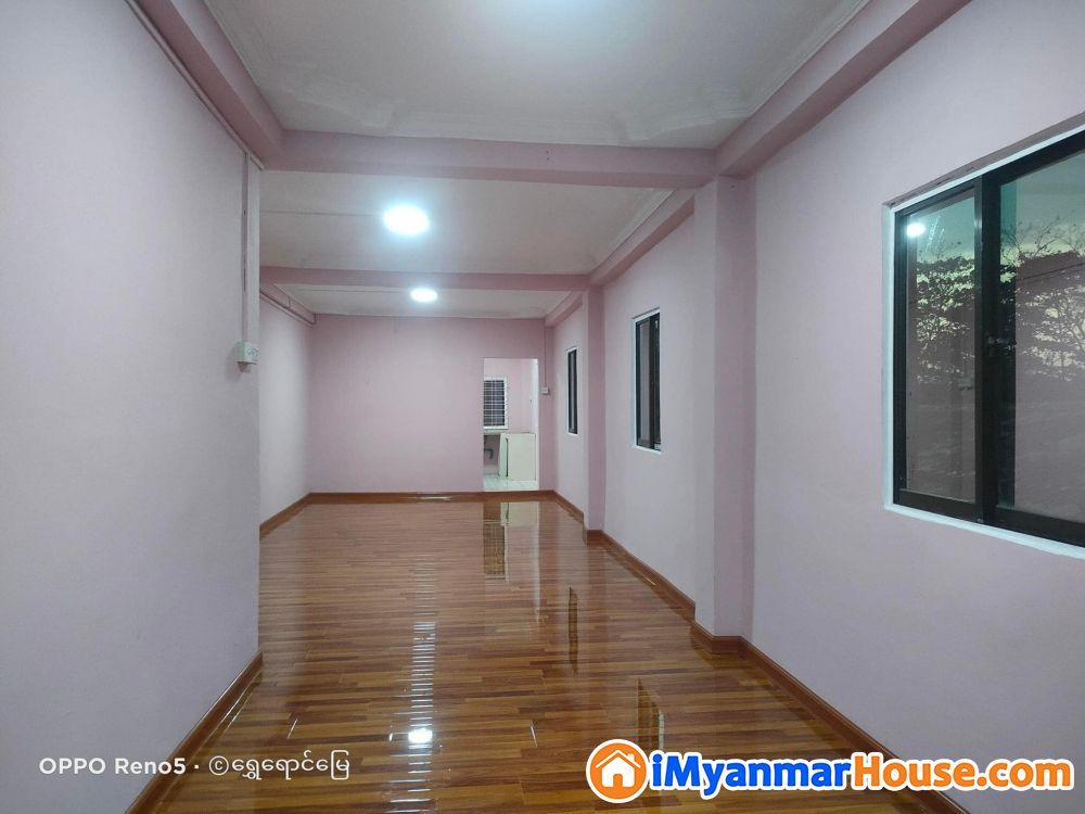တောင်ဥဣလာပမှာစျေးတန်တန်ရှာနေတဲ့တိုက်ခန်းအဝယ်များအတွက် အထပ်နိမ့် ပြင်ဆင်ပြီးသား တိုက်ခန်းသန့်သန့် အရောင် - ရောင်းရန် - တောင်ဥက္ကလာပ (South Okkalapa) - ရန်ကုန်တိုင်းဒေသကြီး (Yangon Region) - 295 သိန်း (ကျပ်) - S-9698769 | iMyanmarHouse.com