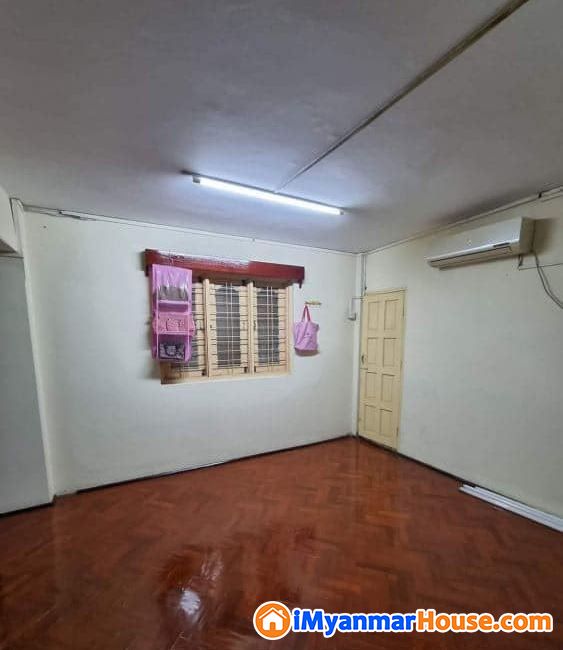 ဗိုလ်တထောင်မြို့နယ်၊ ပေကျယ် (25x60) တိုက်ခန်းအရောင်း - ရောင်းရန် - ဗိုလ်တထောင် (Botahtaung) - ရန်ကုန်တိုင်းဒေသကြီး (Yangon Region) - 1,150 သိန်း (ကျပ်) - S-9813012 | iMyanmarHouse.com