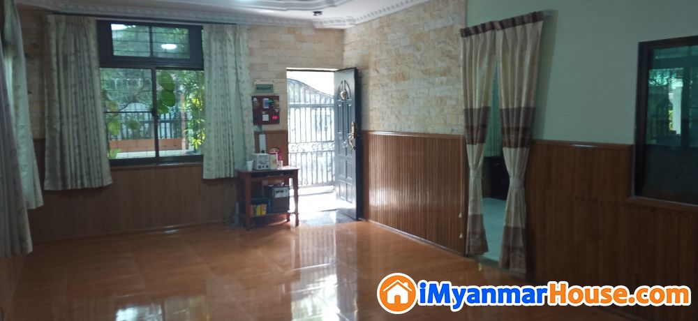 ဘဏ်အရစ်ကျဖြင့် ဝယ်ယူနိုင်သော အိပ်ခန်း(၃)ခန်းပါ (2400 Sqft) ရှော်ဖီလုံးခြင်းအိမ်ယာ (အမည်ပေါက်) ရောင်းမည်။ - ရောင်းရန် - လှိုင် (Hlaing) - ရန်ကုန်တိုင်းဒေသကြီး (Yangon Region) - 5,500 သိန်း (ကျပ်) - S-9930981 | iMyanmarHouse.com